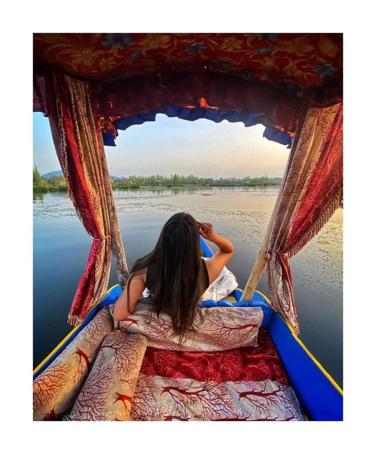 Heritage Shreen Houseboat Srinagar  Exterior photo